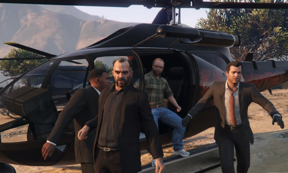 What is the main objective of the "The Big Score" mission in GTA V?